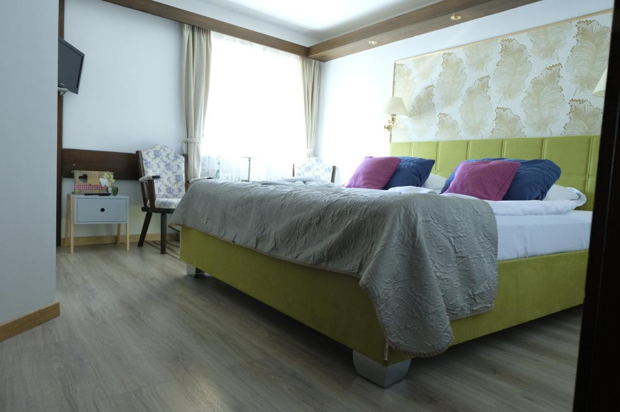 רוהפולדינג Hotel-Restaurant Zum Hirschhaus Inklusiv Chiemgaukarte מראה חיצוני תמונה